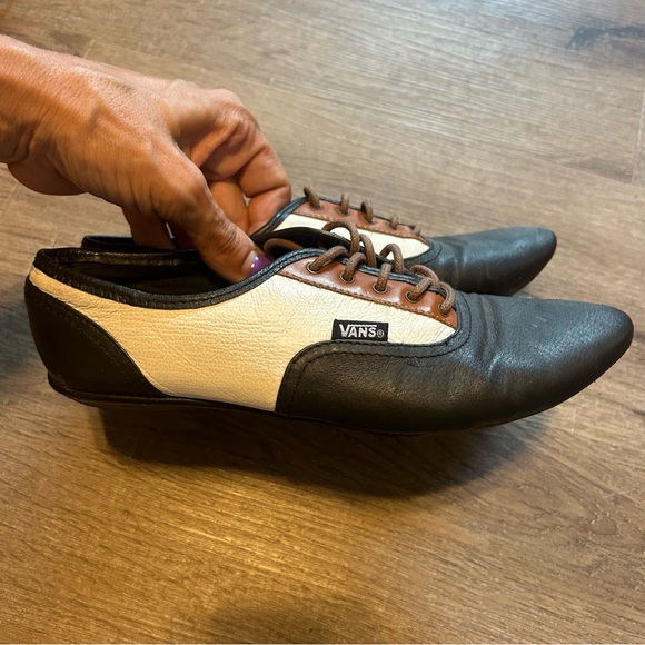 VANS Women's Sophie Leather Oxford Saddle Shoes 7 - Picture 2 of 6